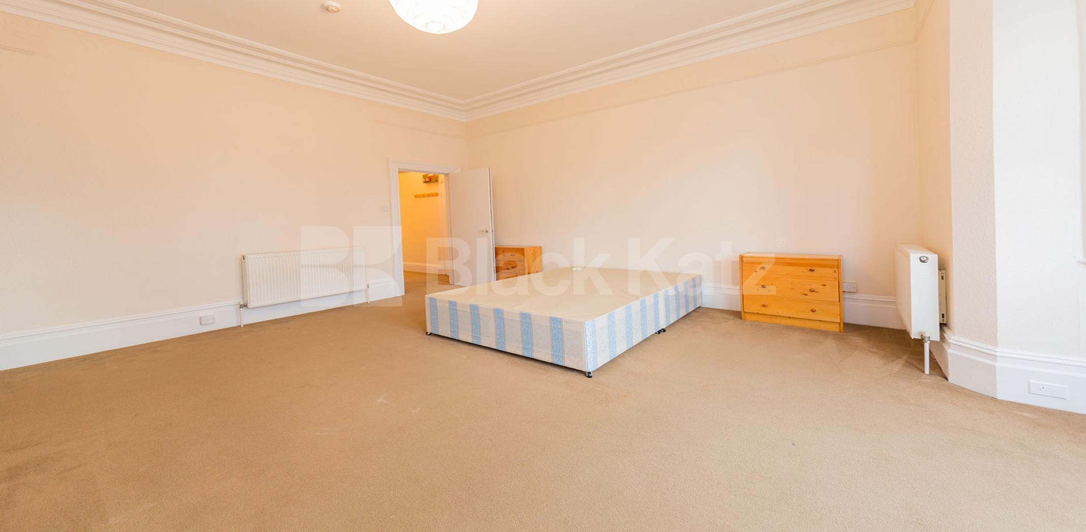 			1 Bedroom, 1 bath, 1 reception Flat			 Brook Road, HAMMERSMITH